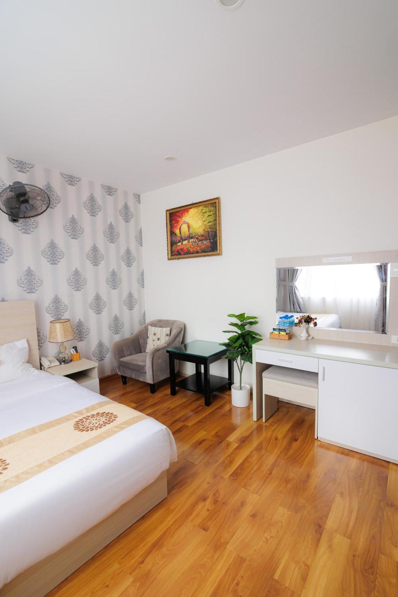 Ttr Vincent Hotel Da Lat Room photo